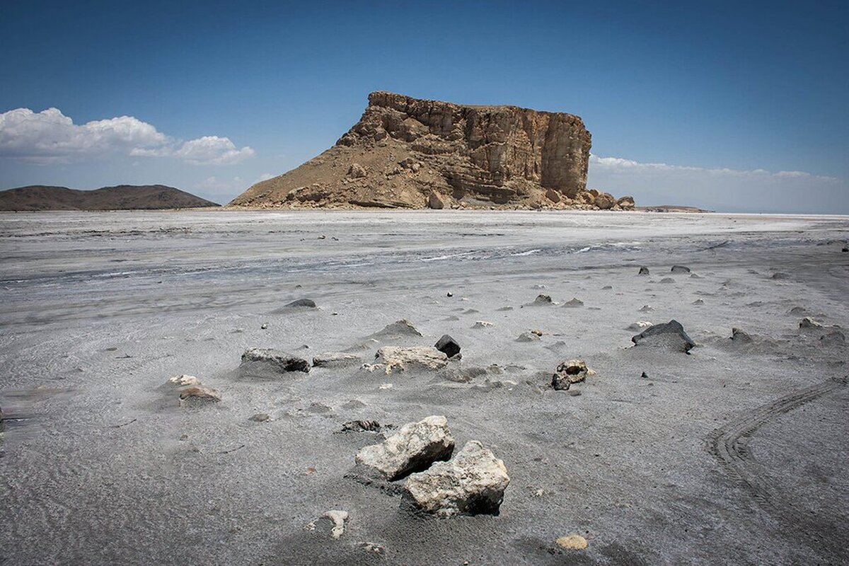 جزئیات جدید از وضعیت دریاچه ارومیه | کلانتری : دریاچه ارومیه خشکِ خشک است
