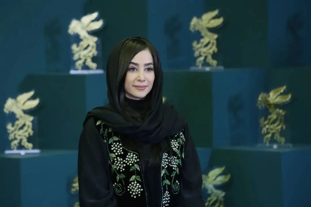 عکس | این بازیگر زن ایرانی با تیپ سنتی در جشنواره جنجالی شد