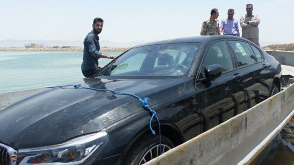 عکس | بیاموی ۱۰ میلیاردی قاچاق در توقیف پلیس عکس | بیاموی ۱۰ میلیاردی قاچاق در توقیف پلیس