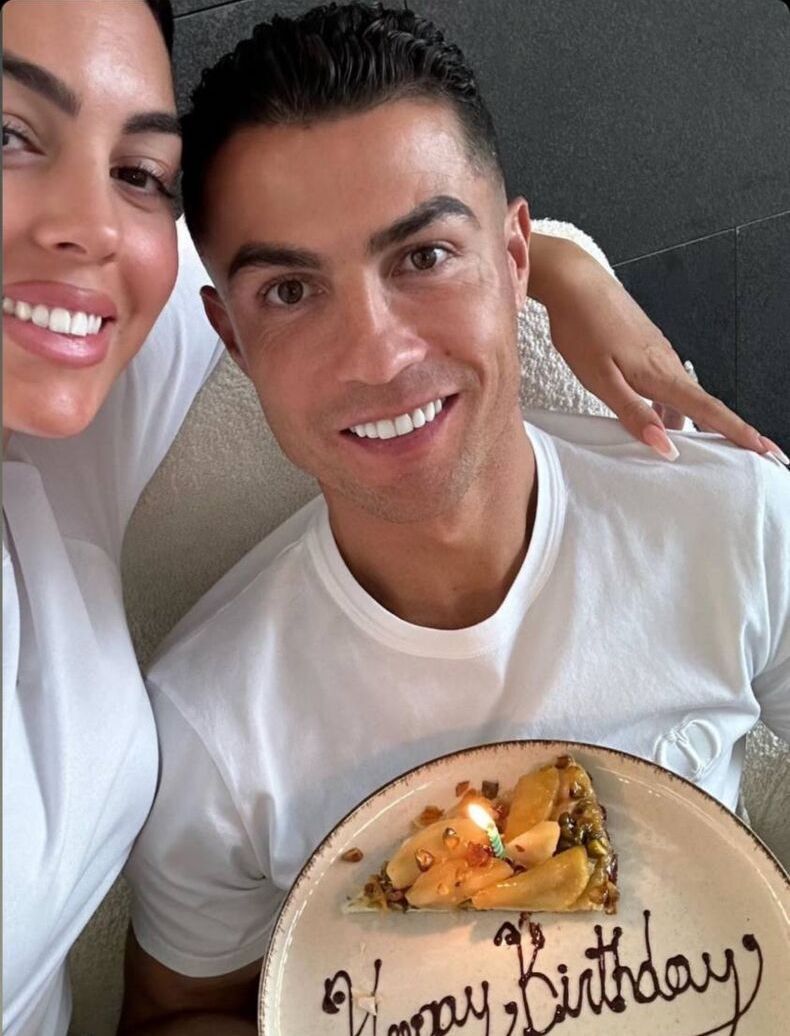 عکس | جورجینا برای ورود رونالدو به ۴۰ سالگی چه کرد ؟