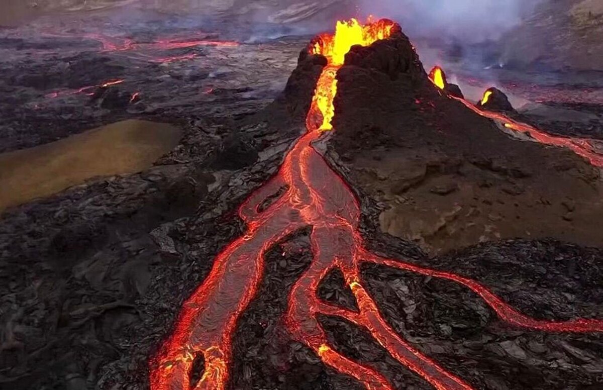 ویدیو | تصاویر آخرالزمانی از فوران آتشفشانی در ایسلند