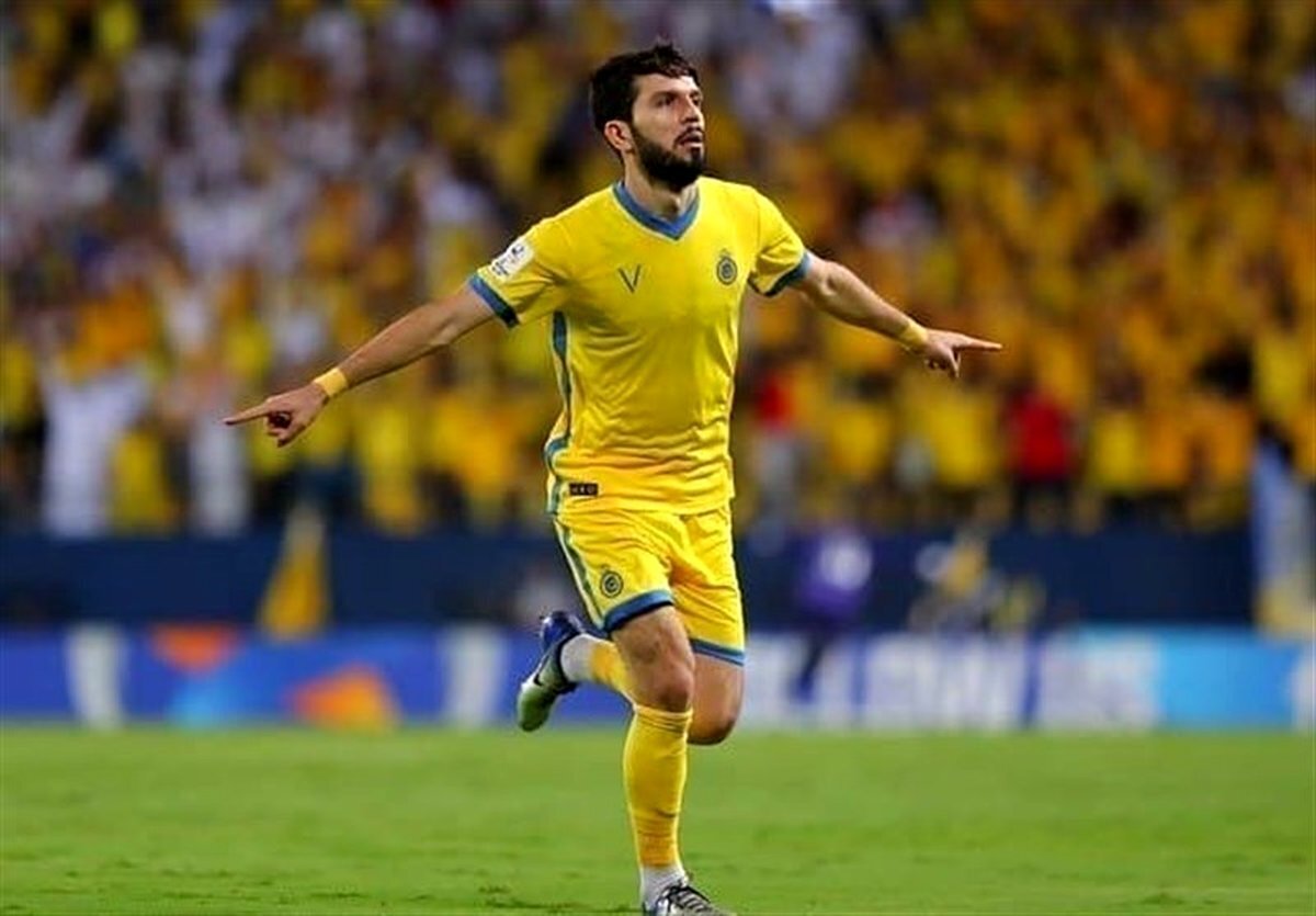 بمب نقل‌وانتقال استقلال وارد تهران شد