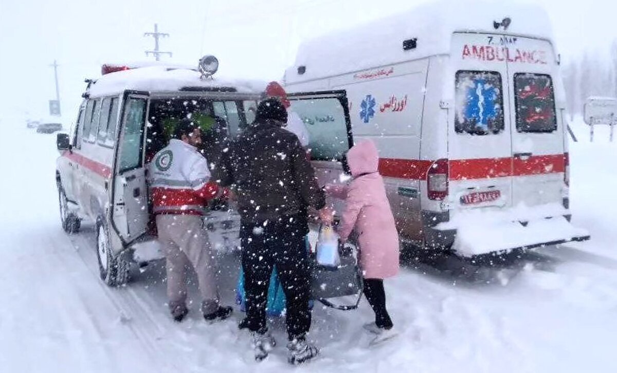 امدادرسانی به ۴۶۲ نفر گرفتار شده در برف و کولاک اردبیل