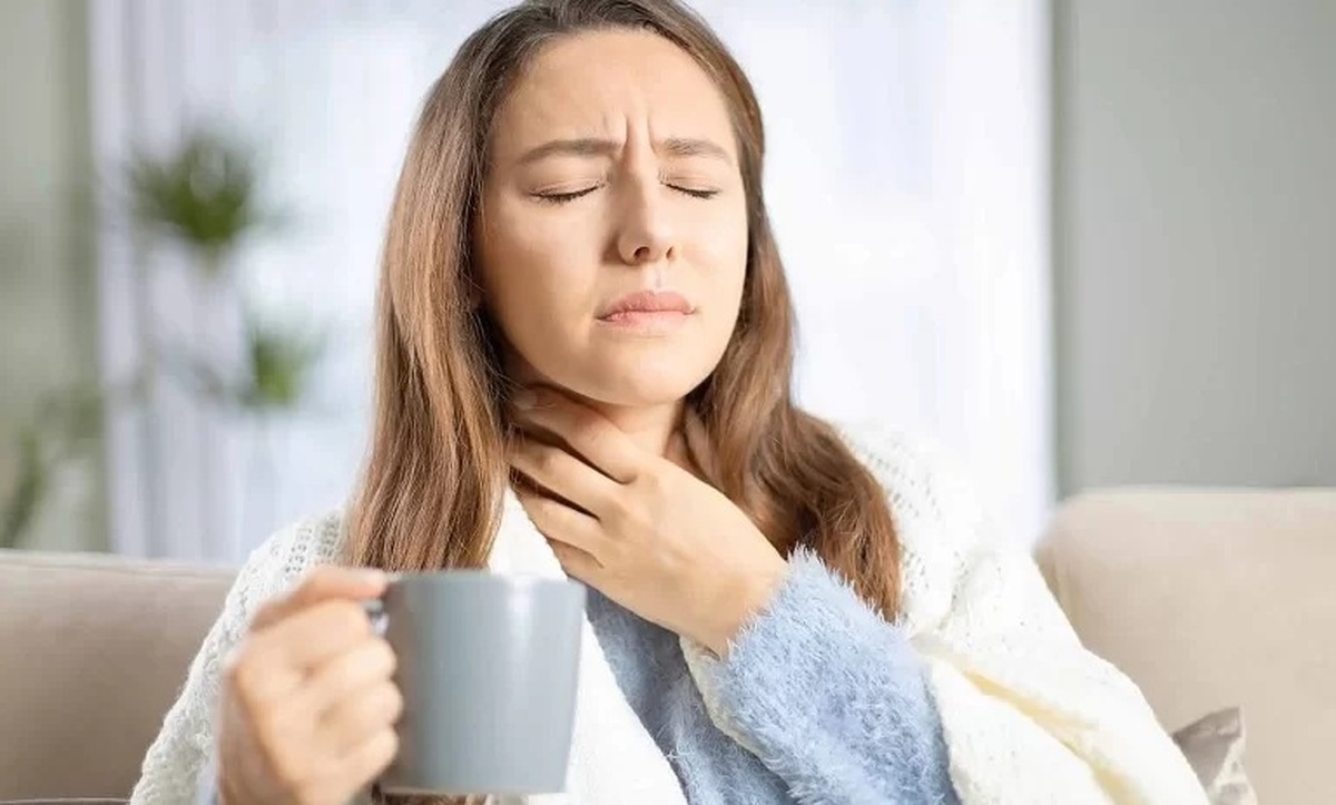 ۳ روش موثر برای تهیه محلول نشاسته برای گلو درد و سرفه