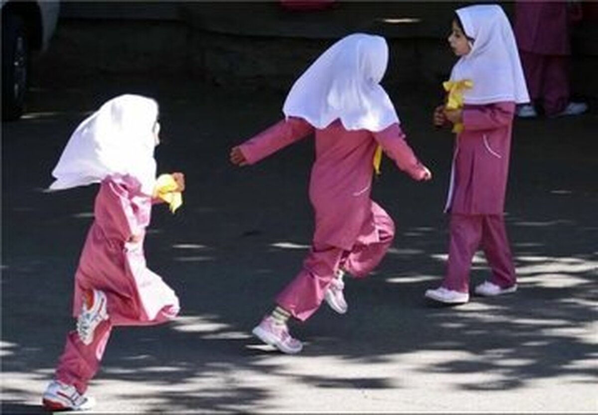 آزار و اذیت فیزیکی دانش‌آموز دختر ۱۱ ساله به خاطر حجاب از سوی ناظم مدرسه