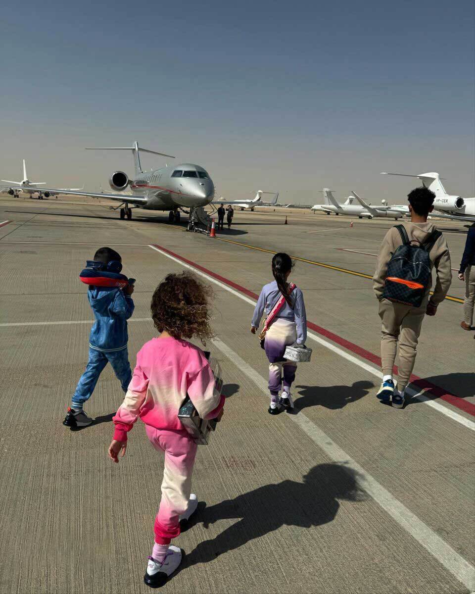 عکس | جورجینا رودریگس بچه‌های رونالدو را برداشت و به مقصد نامعلومی رفت !