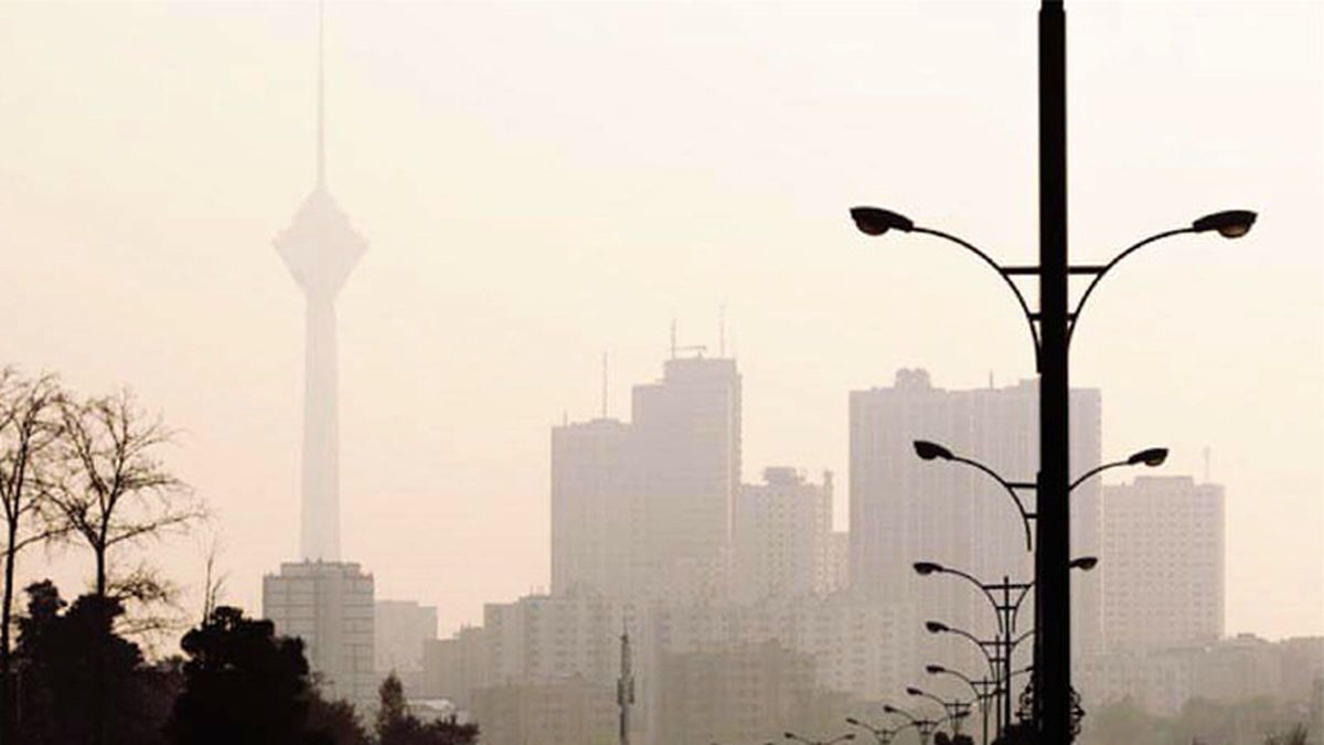 عکس | انتشار عکسی تاسف انگیز از فراز تهران آلوده با وجود وزش باد