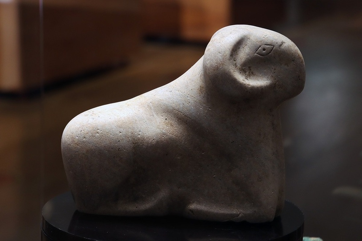 عکس | کشف یک مجسمه اسرارآمیز ۴۵۰۰ ساله در زابل