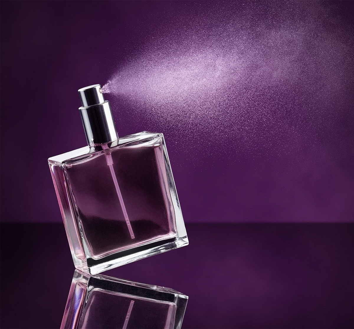 چگونه ماندگاری یا پخش بوی عطر را تشخیص دهیم؟