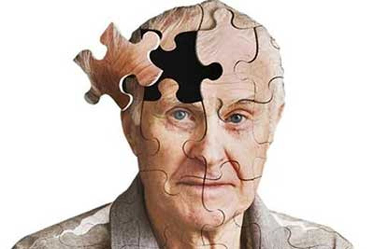 آلزایمر در چه سنی به سراغ انسان می‌آید؟ با علت‌ها، علائم و درمان آن آشنا شوید