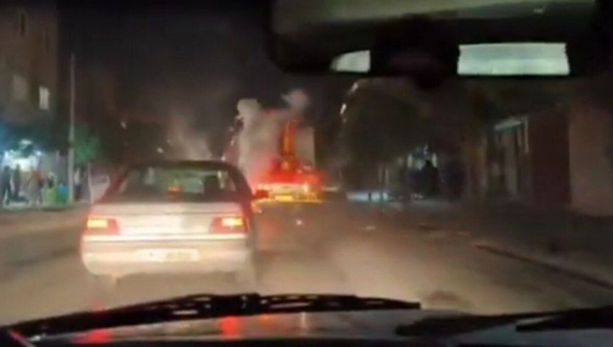 ویدیو | حمله به ماشین آتش‌نشانی با نارنجک