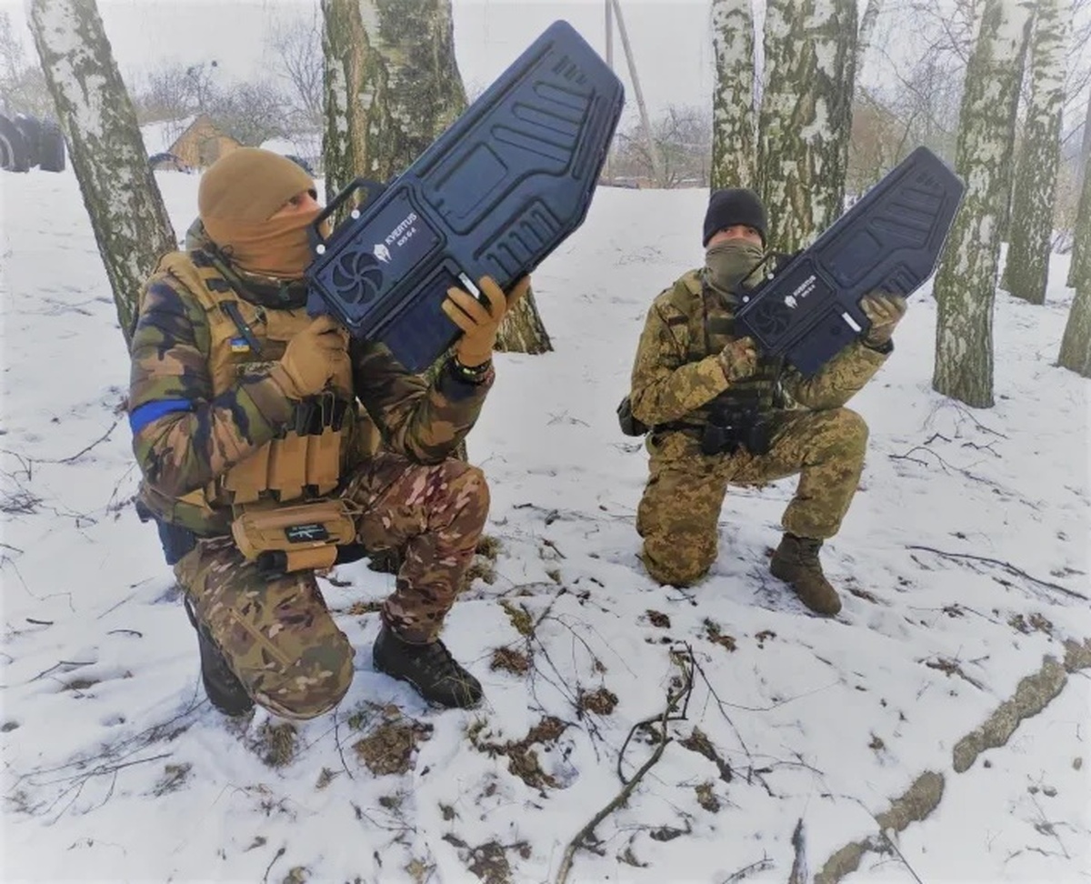 ویدیو | تصاویری از بکار‌گیری یک تفنگ عجیب در جنگ اوکراین