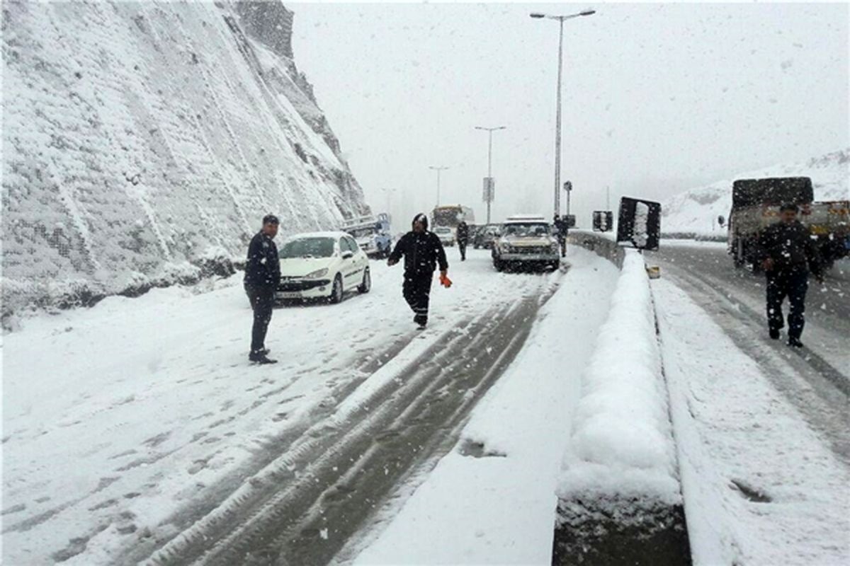 خبر فوری | هشدار پلیس نسبت به بارش برف و باران در جاده‌های این ۹ استان : بدون زنجیر چرخ تردد نکنید