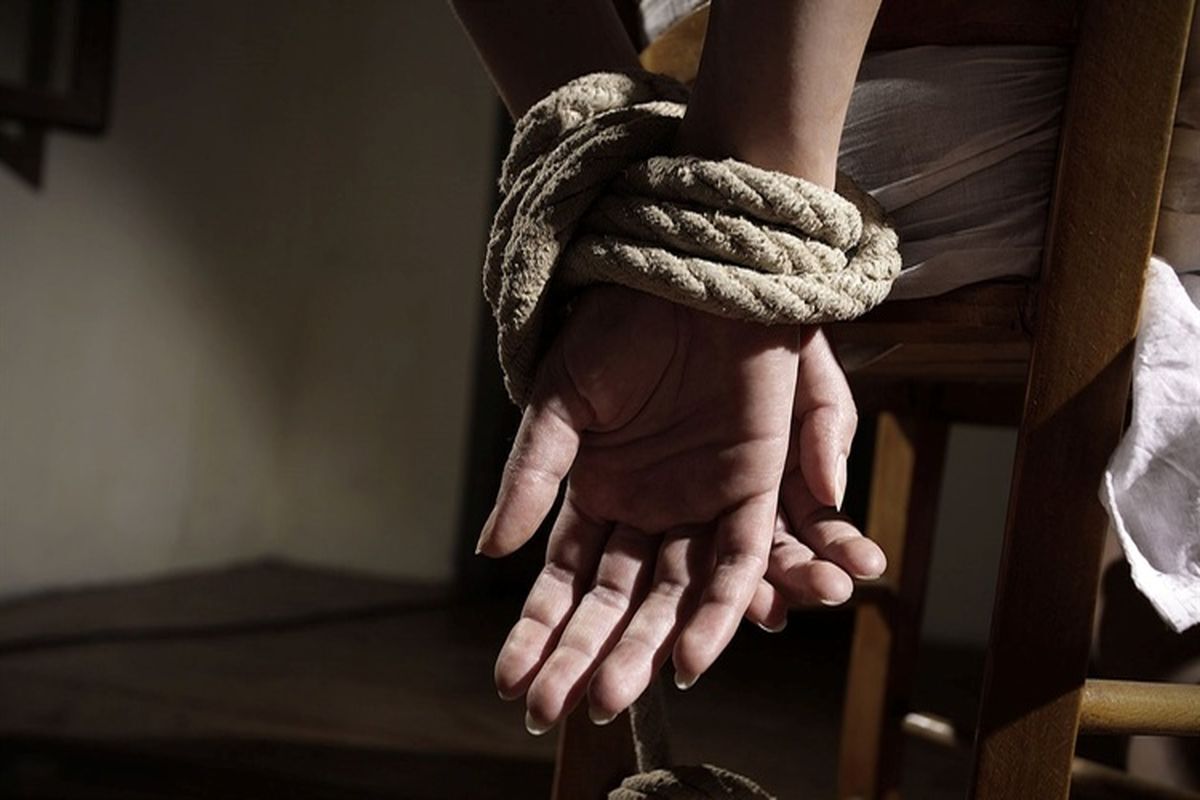آزادی فوری دختر ۱۱ساله از چنگ آدم‌ربایان | متهمان از دست پلیس فرار کردند