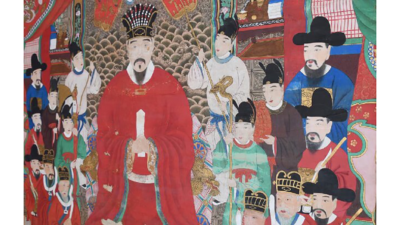 عکس | کشف گنج تاریخی از زیر شیروانی یک خانه عکس | کشف گنج تاریخی از زیر شیروانی یک خانه