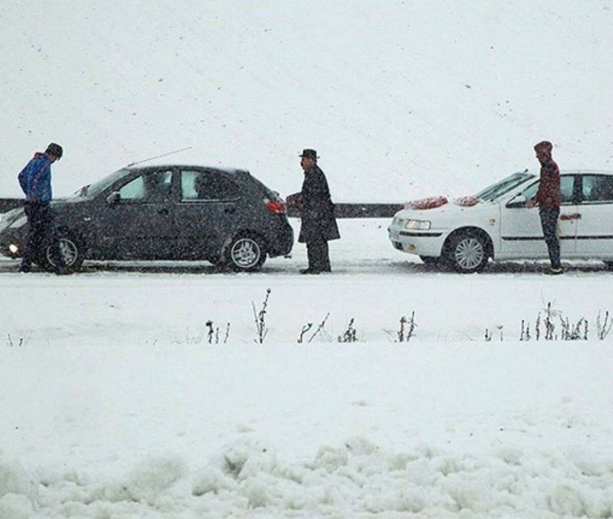 کدام جاده‌ها امروز برفی و بارانی می‌شوند ؟