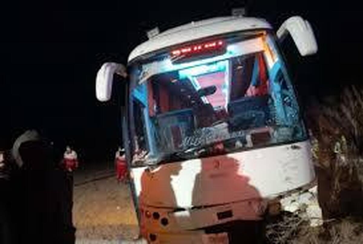 خروج اتوبوس در جاده فردوس - بشرویه حادثه آفرید | آمار مصدومان اعلام شد