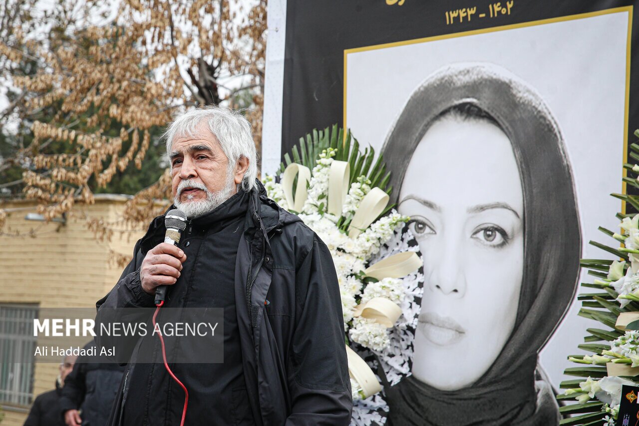 تصاویر غم انگیز از مراسم تشییع پیکر پردیس افکاری تصاویر غم انگیز از مراسم تشییع پیکر پردیس افکاری