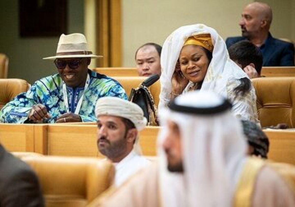 عکس | حجاب و پوشش متفاوت زنان و مردان در مراسمی با حضور رئیسی