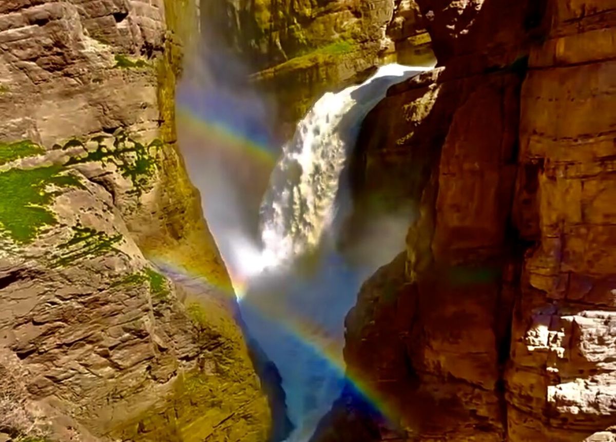 ویدیو | وحشی‌ترین آبشار ایران در کجا قرار دارد؟