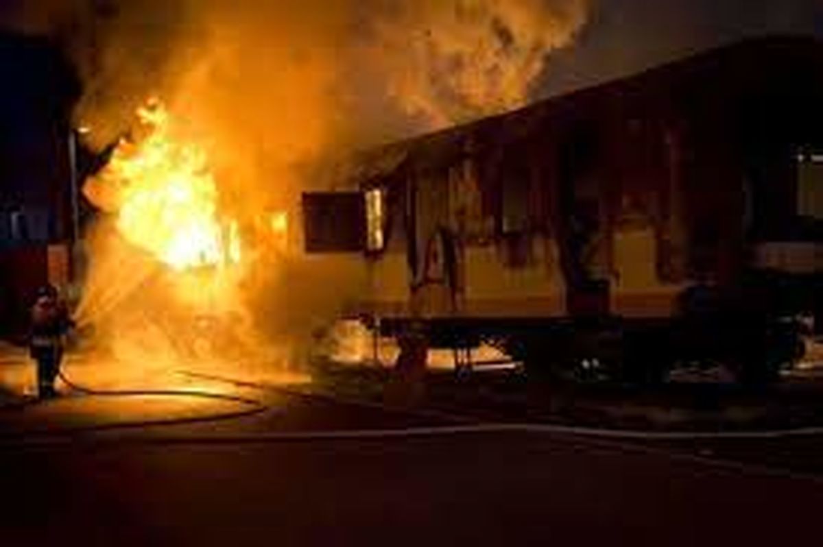 ویدیو | آتش سوزی در قطار مسافربری در پاکستان ۸ کشته برجای گذاشت