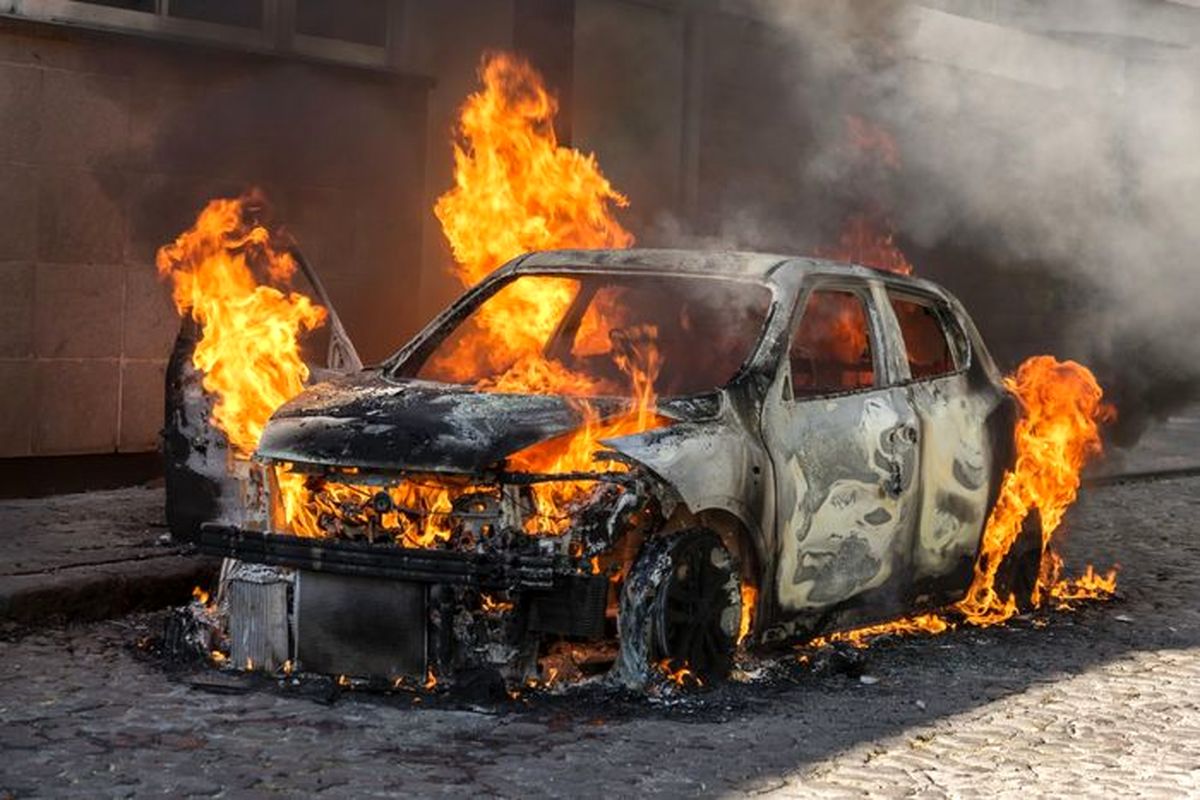 عکس | شوک بزرگ؛ قیمت باورنکردنی خودروهای سوخته در بازار!