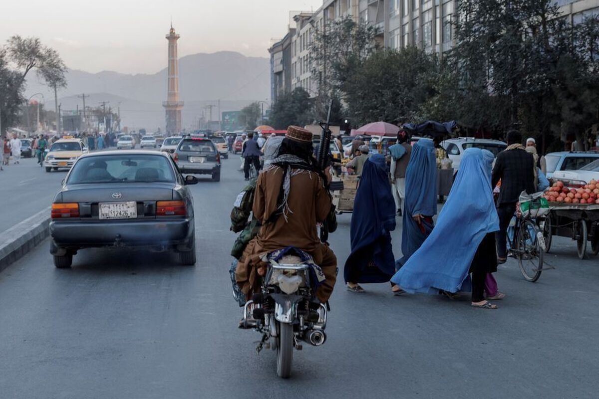دستور عجیب طالبان برای جمع آوری فلش مموری از داخل خودرو‌ها