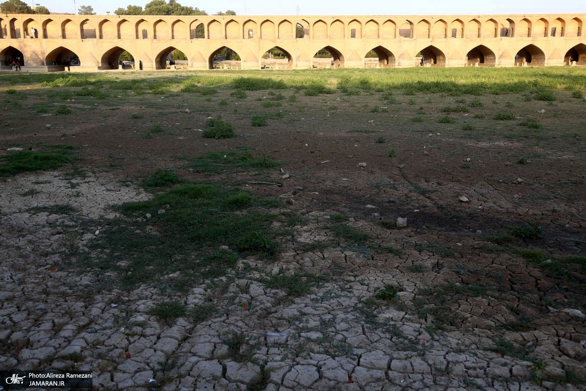 تصاویر تلخ از زاینده‌رودی که خشک است