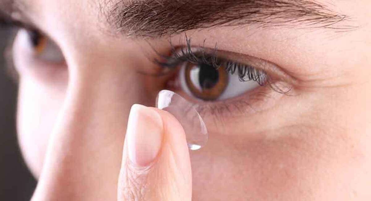 هشدار مهم نسبت به شنا کردن با لنز‌های چشمی