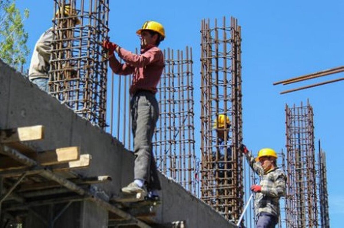خبر خوش برای کارگران ساختمانی | اختصاص ۲۲ درصد عوارض پروانه ساخت به بیمه کارگران ساختمانی
