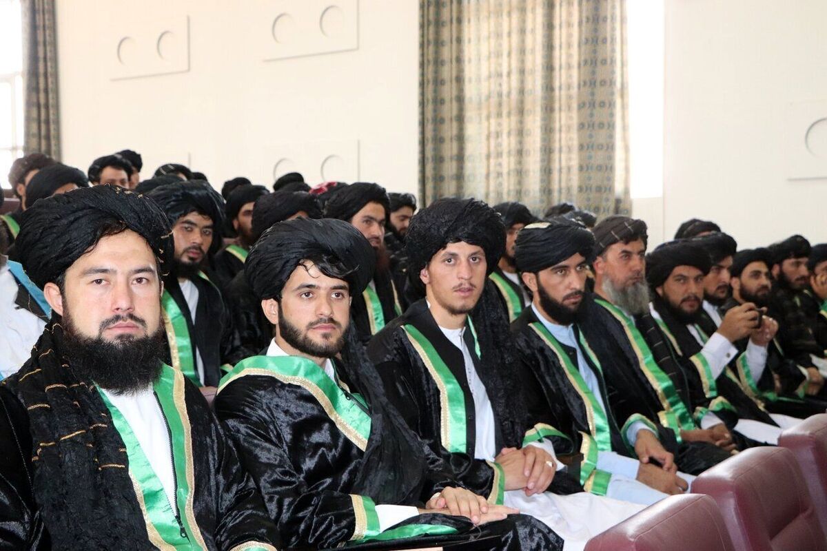 عکس | استایل جالب و دیدنی فارغ التحصیلی دانشجویان طالبان