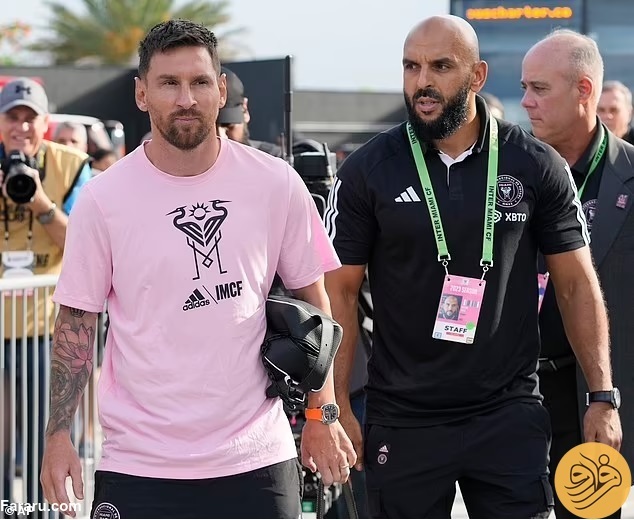 عکس | وظیفه عجیب بادیگارد مسی | مراقبت حتی وسط مسابقه