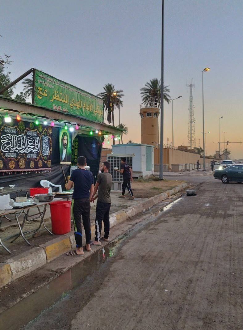 عکس | موکب کنار سفارت آمریکا در بغداد خبرساز شد