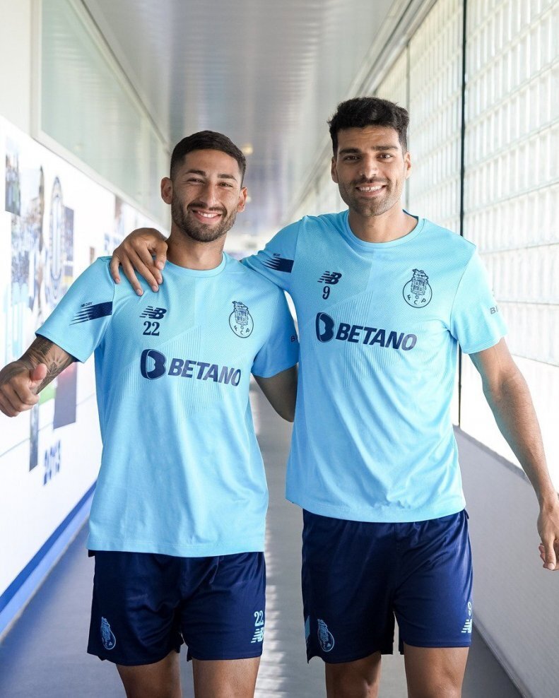 مهدی طارمی همه را سرکار گذاشت | معنی این عکس عجیب چیست؟