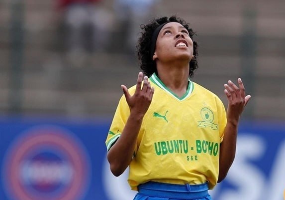 عکس | فوتبالیست زنی که کپی رونالدینیو است