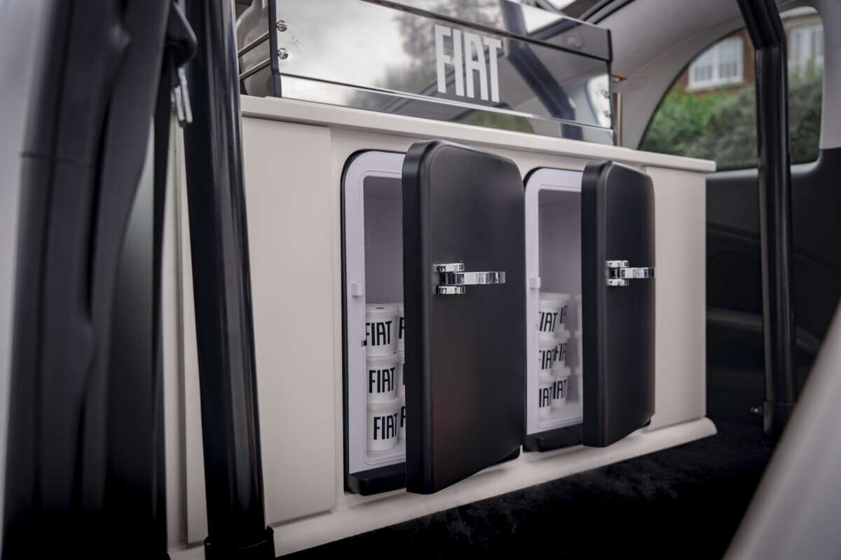 عکس | ون بستنی ؛ خودروی عجیب برای علاقهمندان به بستنی ! عکس | ون بستنی ؛ خودروی عجیب برای علاقهمندان به بستنی !