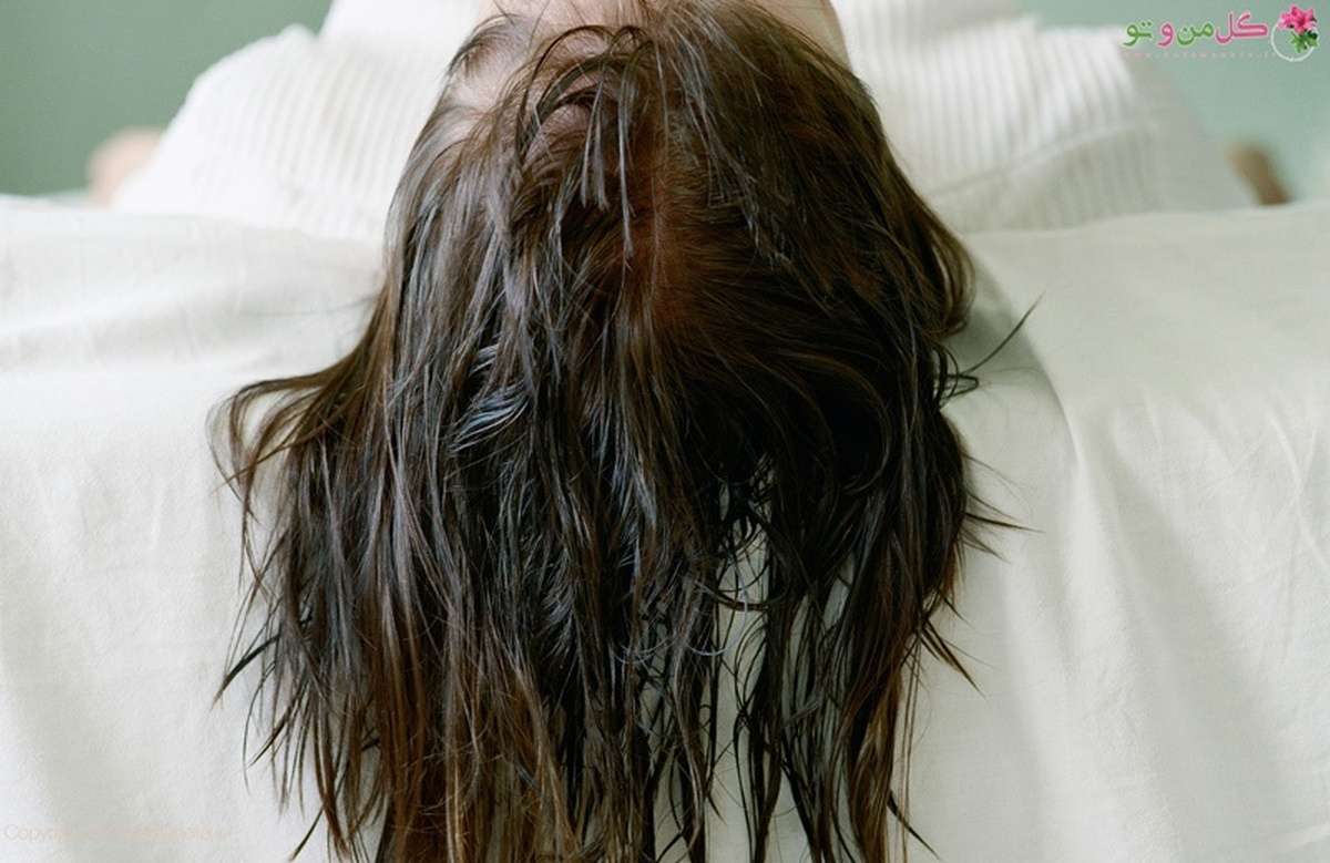 اینفوگرافیک | اگر با موی خیس بخوابید چه اتفاقی می‌افتد؟