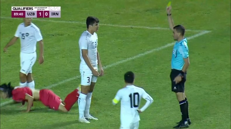عکس | ماجرای رفتار شوکهکننده و بی سابقه داور بازی ایران و ازبکستان عکس | ماجرای رفتار شوکهکننده و بی سابقه داور بازی ایران و ازبکستان