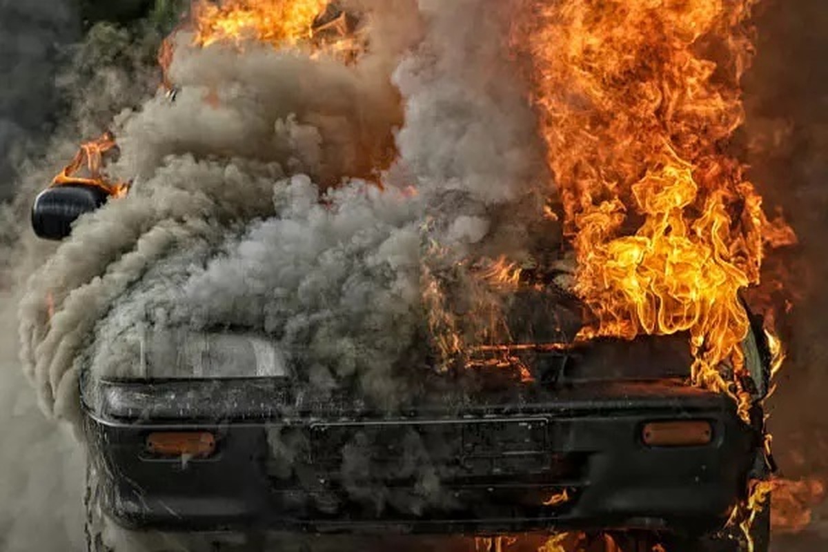ویدیو | ۲ سرنشین خودرو در آتش تصادف زنجیره‌ای سوختند