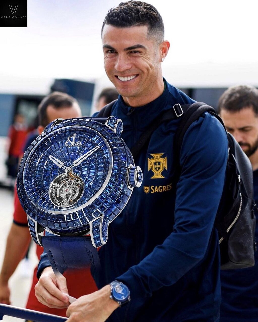 عکس | استایل خاص ستاره پرتغالی با گرانترین ساعت دنیا عکس | استایل خاص ستاره پرتغالی با گرانترین ساعت دنیا