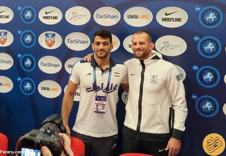 عکس | یزدانی و تیلور دست در دست هم پیش از رویارویی روی تشک عکس | یزدانی و تیلور دست در دست هم پیش از رویارویی روی تشک