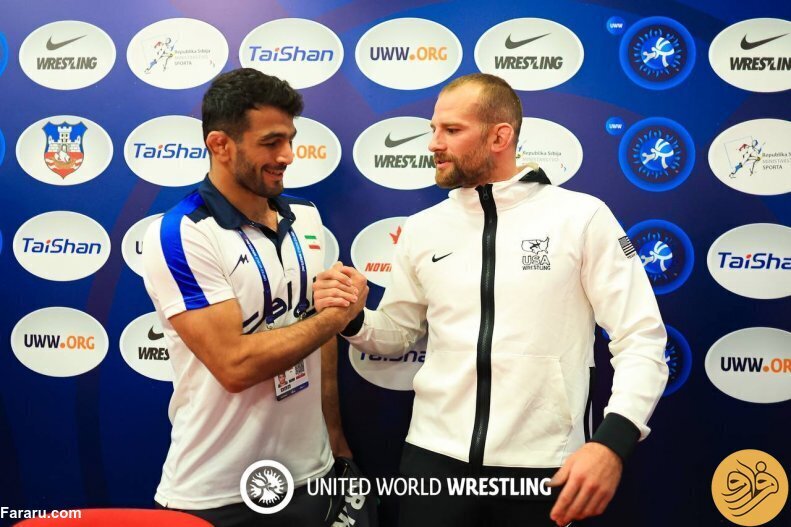 عکس | یزدانی و تیلور دست در دست هم پیش از رویارویی روی تشک عکس | یزدانی و تیلور دست در دست هم پیش از رویارویی روی تشک