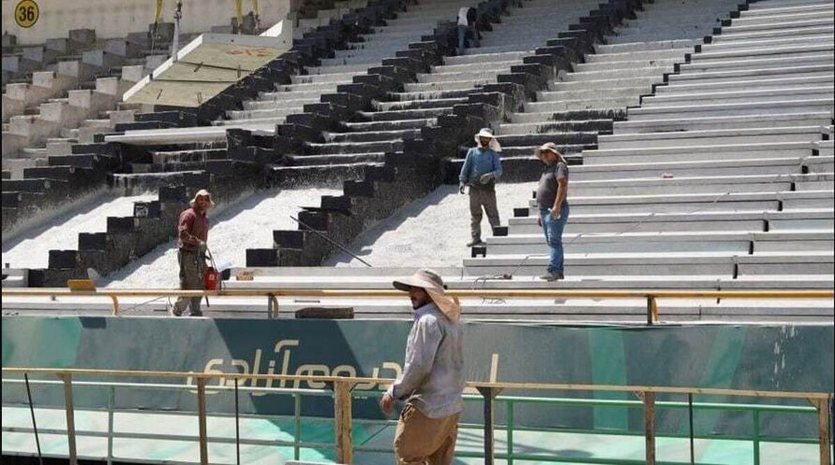 عکس | ورزشگاه آزادی با سرعت آماده بازی پرسپولیس و النصر می‌شود