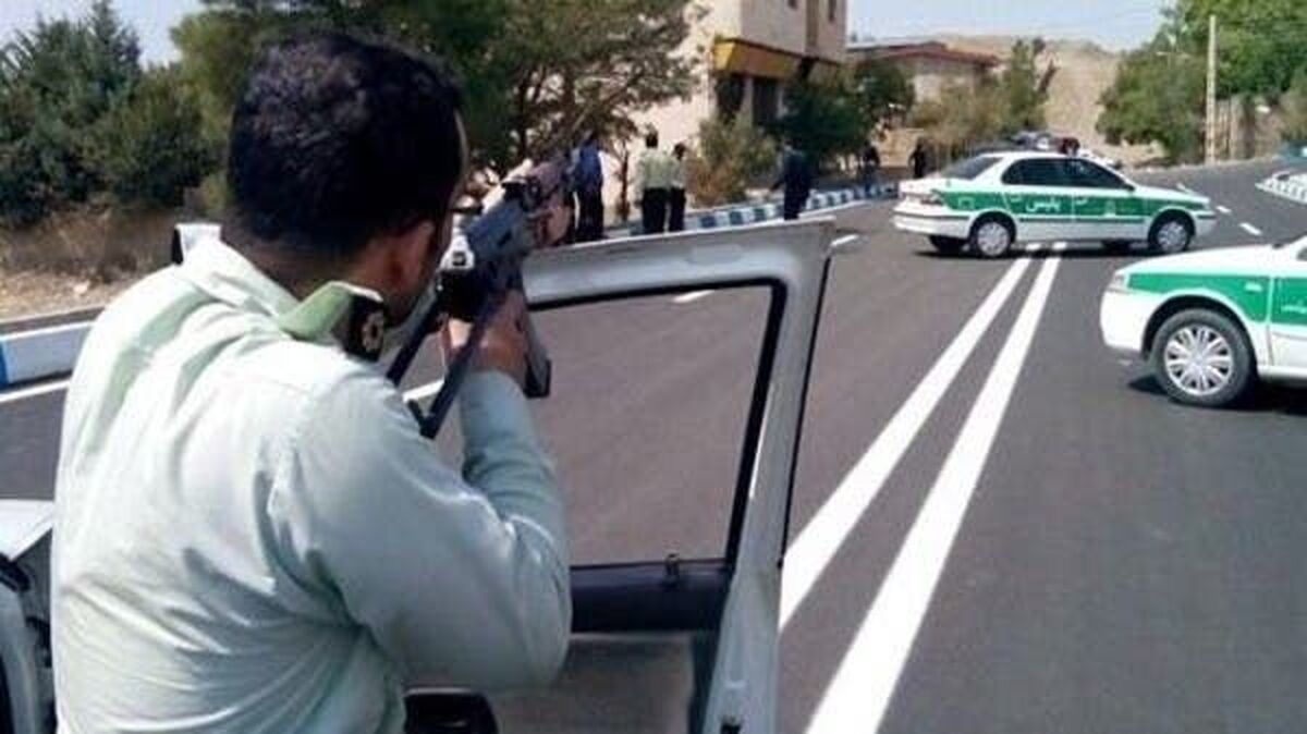 اطلاعیه مهم پلیس درباره شرور مسلح سابقه‌دار در فیروزآباد