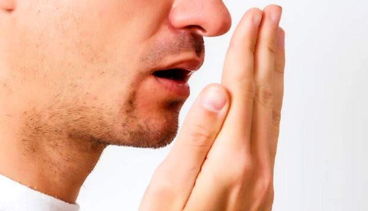 با چند حرکت ساده از شر بوی بد دهان خلاص شوید