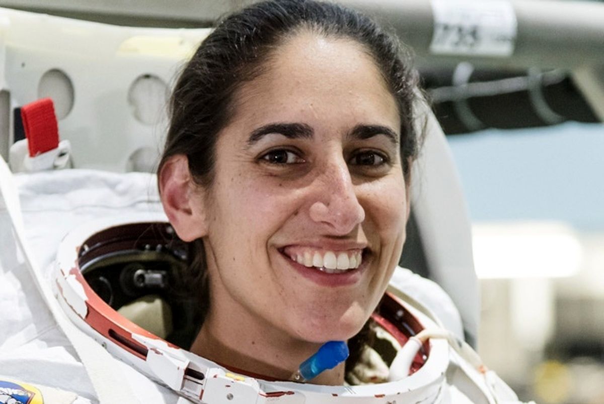 عکس | زن فضانورد ایرانی پیش از ترک زمین همه را متحیر کرد