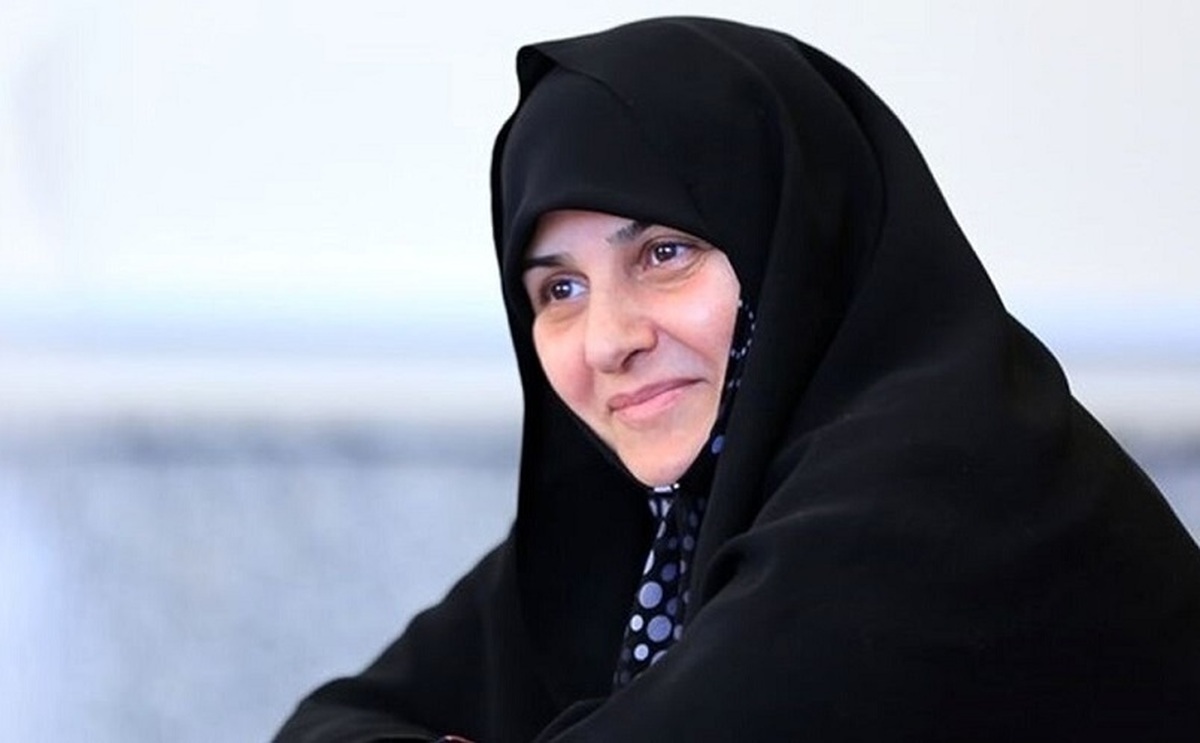 واکنش کیهان به شائبه دخالت همسر رئیسی در امور دولت: خداوکیلی مسخره‌تر از این نمی‌شود