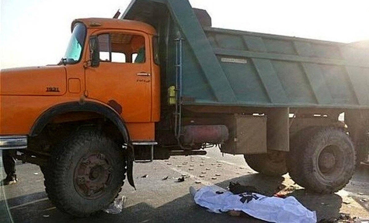 زن مشهدی زیر چرخ‌های کامیون کشته شد
