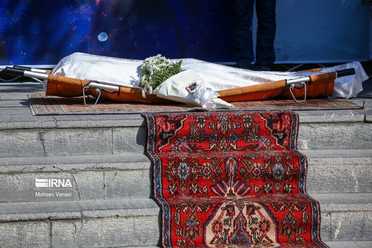 بازیگران سفیدپوش در مراسم تشییع جنازه فردوس کاویانی + عکس