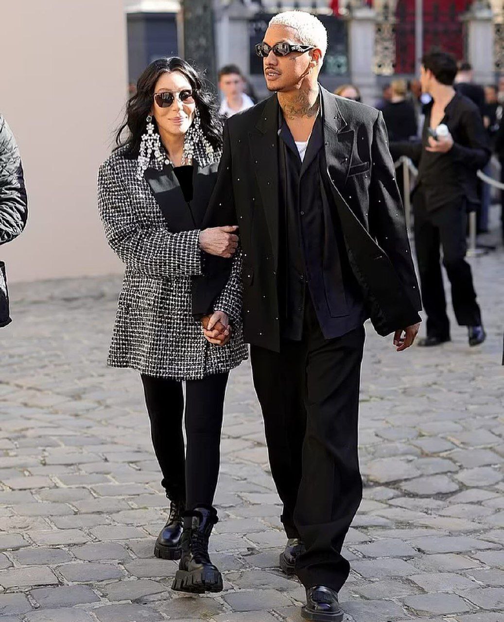 سلبریتی زن ۷۷ ساله با نامزد جوانش دیده شد + عکس سلبریتی زن ۷۷ ساله با نامزد جوانش دیده شد + عکس